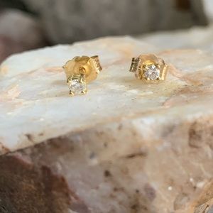 Gold diamond studs